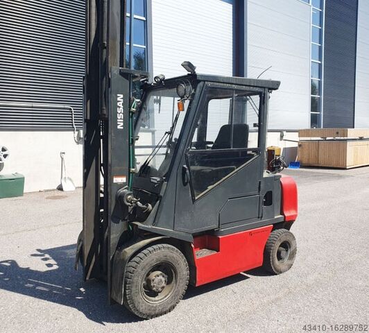 Вилочный погрузчик Nissan FD02A250 Dieselstapler