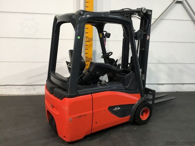 Электрический 3-колесный вилочный погрузчик Linde E18–02
