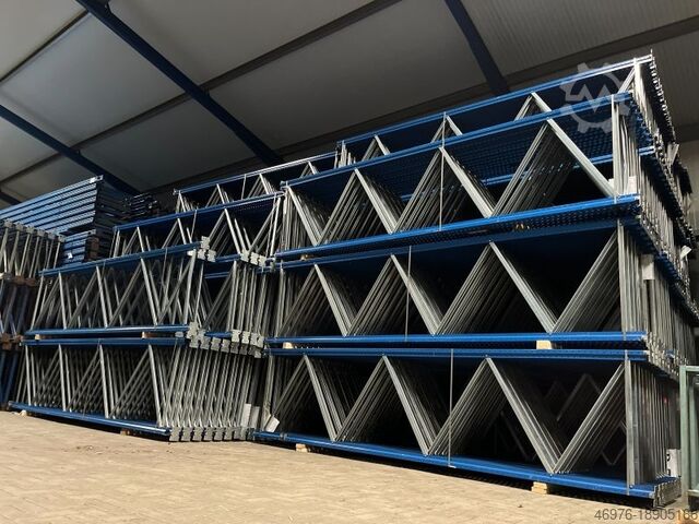 Многоярусный склад Стойки для паллетных стеллажей Arestant AS / 4.500 x 1.100 mm / Profilabm.: 80 x 77 x 1.8 mm