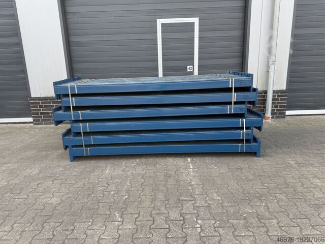 Многоярусный склад Траверса для паллетных стеллажей Polypal Stockpal / K: 120 x 50 mm lichte Weite: 2.700 mm