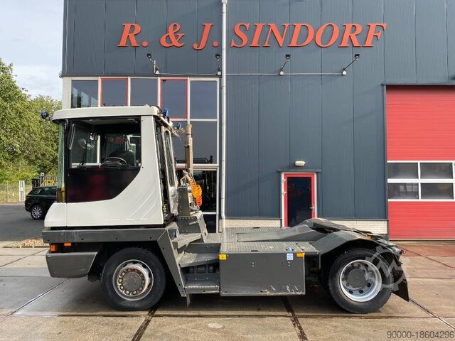 Терминальный трактор Terberg RT223