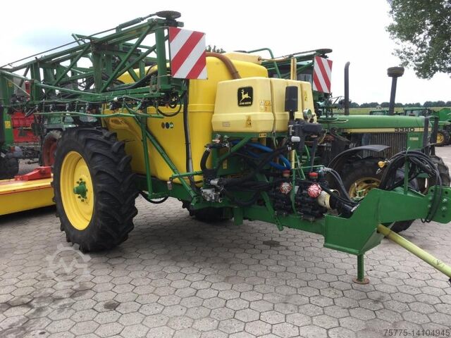 Разбрасыватель удобрений John Deere 638 # 3800l/27m