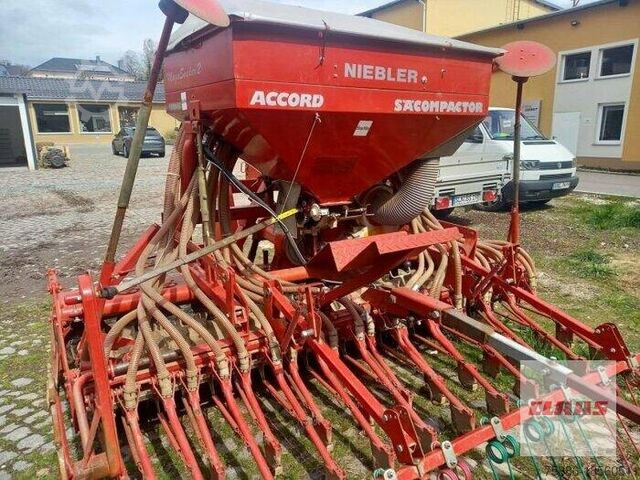 Сеялка Kverneland GEBR. KVERNELAND MEGA SEEDER 2