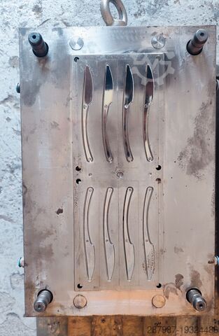 литьевая форма INDUSTRIAL PLASTIC MACHINES 