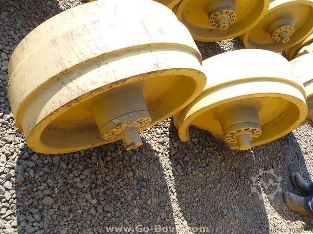 Запчасти и аксессуары Caterpillar Leiträder D10