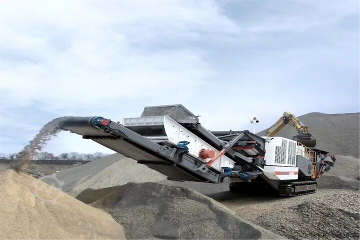 дробильное оборудование Tracked mounted mobile crushing station Crawler mobile stone crusher