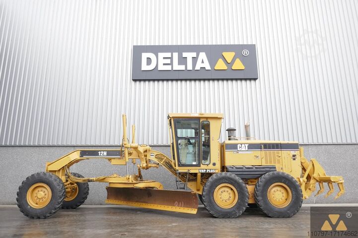 Грейдер Caterpillar 12H
