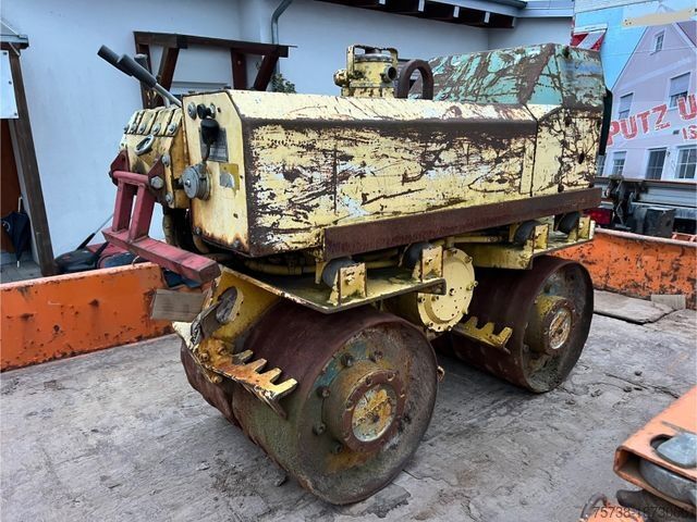 Одновальцовый каток RAMMAX RW1403/E Grabenwalze