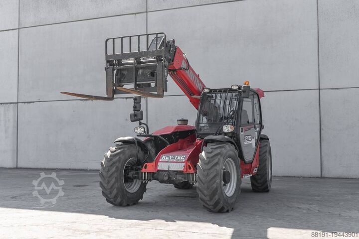 Телескопический погрузчик Manitou MT 933