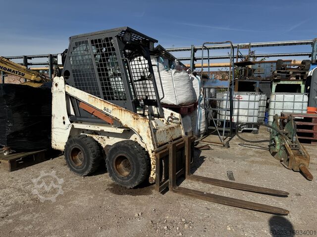 Погрузчик с бортовым поворотом BOBCAT 453
