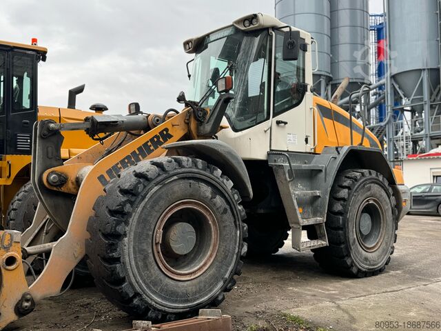 Колесный погрузчик Liebherr L538