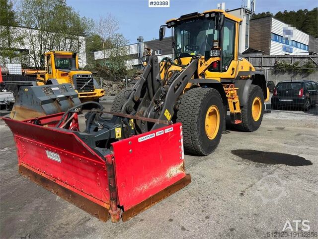 Колесный погрузчик Volvo L60H wheel loader w/ multiplow, two-way spreader,