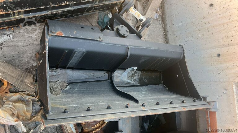 наклонный ковш Volvo ECR50