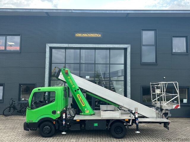 Платформа, установленная на грузовике Palfinger P 260 B op Nissan Cabstar