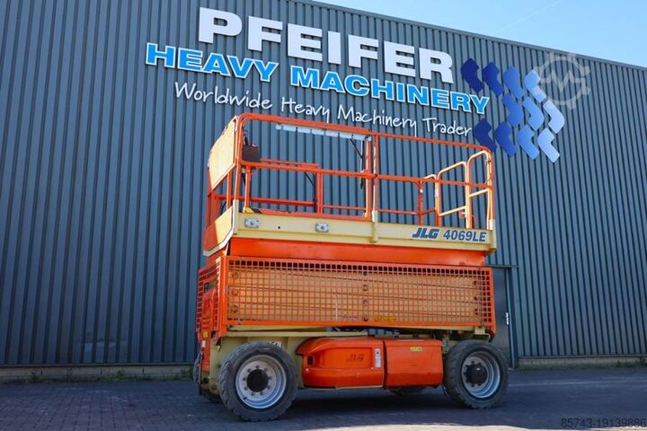 Ножничный подъемник JLG 4069LE Electric, 14.2m Working Height, 360kg Capac