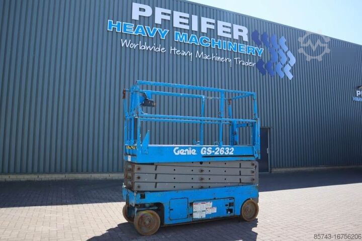 Ножничный подъемник Genie GS2632 Electric, Working Height 10m, 227kg Capacit
