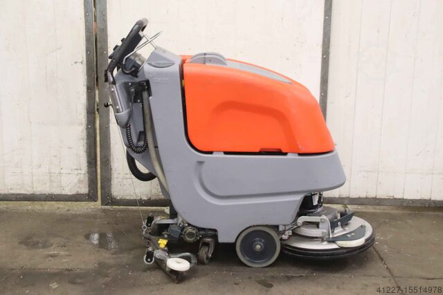 Скруббер-сушилка Hako Scrubmaster B30