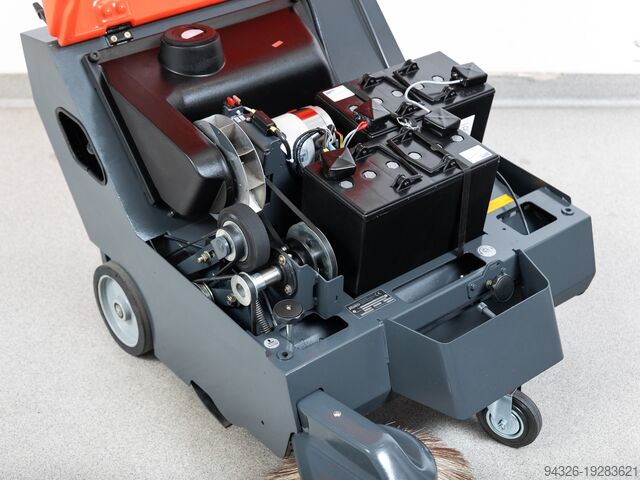 Hako Sweepmaster B800 НОВЫЕ АККУМУЛЯТОРЫ Hako Sweepmaster B800 - 2016y 4350m²/h