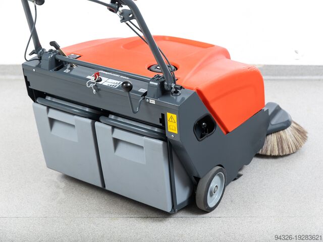 Hako Sweepmaster B800 НОВЫЕ АККУМУЛЯТОРЫ Hako Sweepmaster B800 - 2016y 4350m²/h