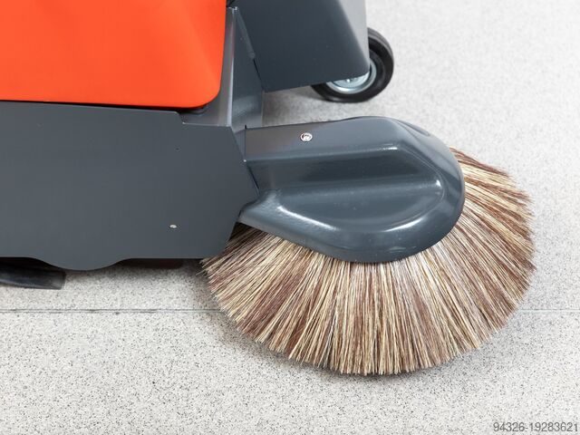 Hako Sweepmaster B800 НОВЫЕ АККУМУЛЯТОРЫ Hako Sweepmaster B800 - 2016y 4350m²/h