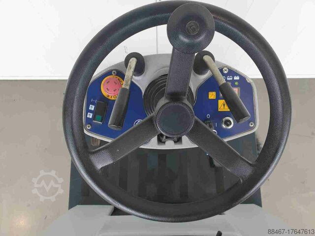 подметальная машина Nilfisk SR 1100S B