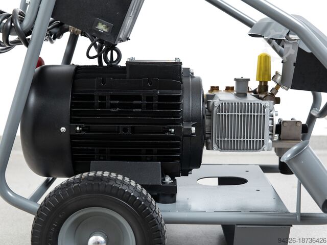 Аппарат высокого давления Kärcher HD 13/35-4 CAGE Kärcher HD 13/35-4 CAGE - 1300l/h 350bar 2019y