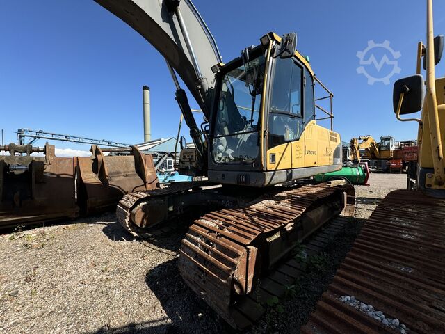 Экскаватор VOLVO EC 210 CL