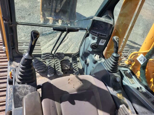 Гусеничный экскаватор Hyundai Robex LC220-9A