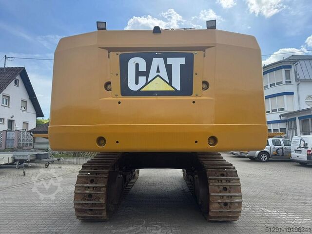Гусеничный экскаватор Caterpillar 390FL ME