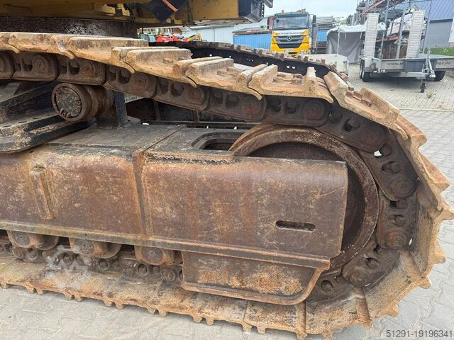 Гусеничный экскаватор Caterpillar 390FL ME