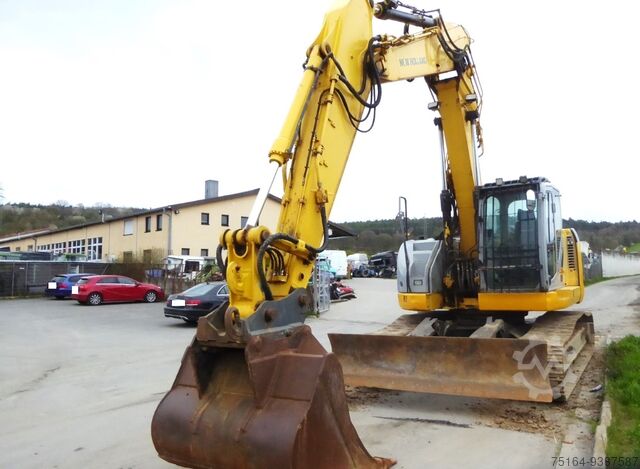 Экскаватор гусеничный New Holland E 235 B SR