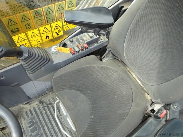 Колёсный экскаватор KOMATSU PW180-11