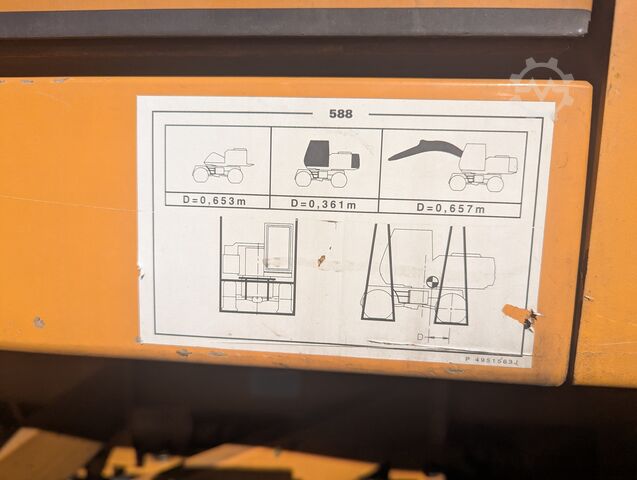 Колесный экскаватор CASE 588-P с грейфером Case 588-P