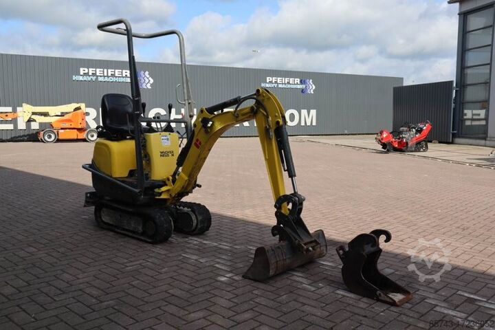 Мини-экскаватор Wacker Neuson E08-01 Wacker Neuson mini excavator including 2 bu