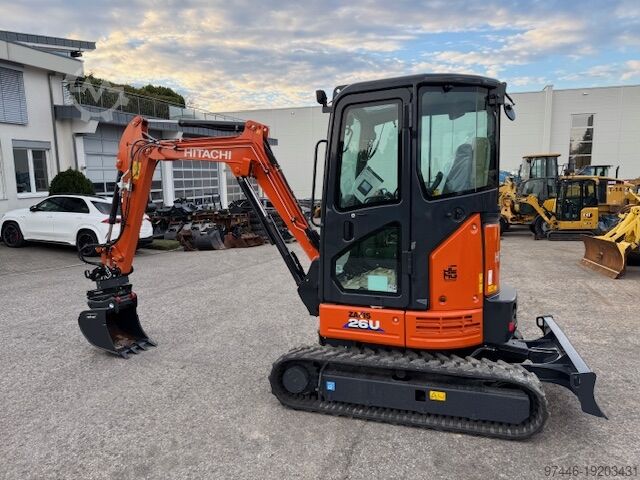 Мини-экскаватор Hitachi ZX26 U-6