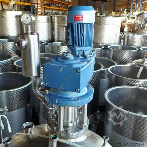 Нагреваемый/охлаждаемый сосуд объемом 680 литров из V2A с пропеллерной мешалкой  