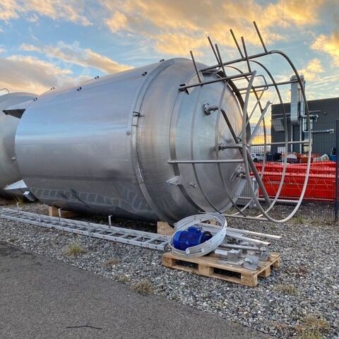 Нагреваемый/охлаждаемый сосуд высокого давления (стерильный резервуар) объемом 27335 литров из V2A с  