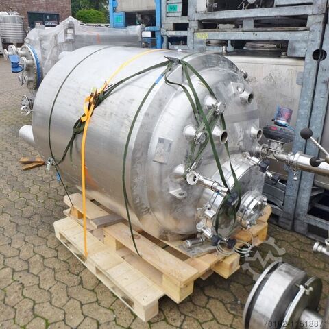 Нагреваемый/охлаждаемый сосуд объемом 1100 литров из V4A с магнитной мешалкой  