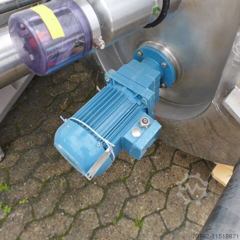 Нагреваемый/охлаждаемый сосуд объемом 1100 литров из V4A с магнитной мешалкой  