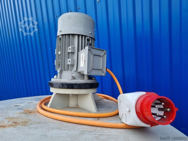 Пластиковый бак-мешалка  