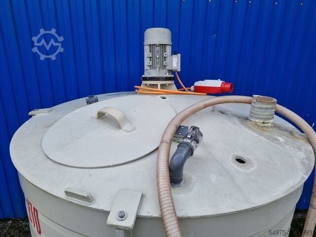 Пластиковый бак-мешалка  