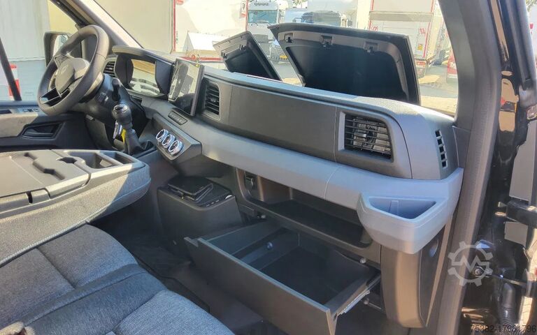 Фургон с ящиками Renault Master 150.35  EURO 6  L3H2 GESLOTEN ZWART META...