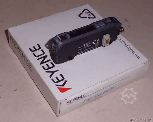 Оптоволоконный датчик с цифровым датчиком Keyence FS-V32CP