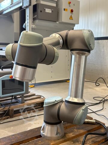 промышленный робот Universal Robots UR5e