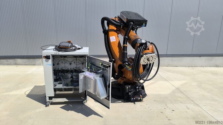Промышленный робот KUKA KRC4 KR 210 R3100 2013 MODEL TESTED