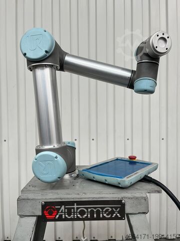 Промышленный робот Universal Robots UR5 Cobot