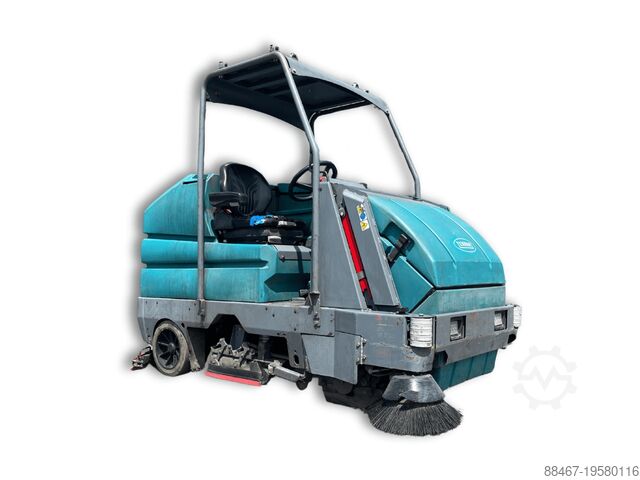 подметальная машина поломоечная машина Tennant 8300