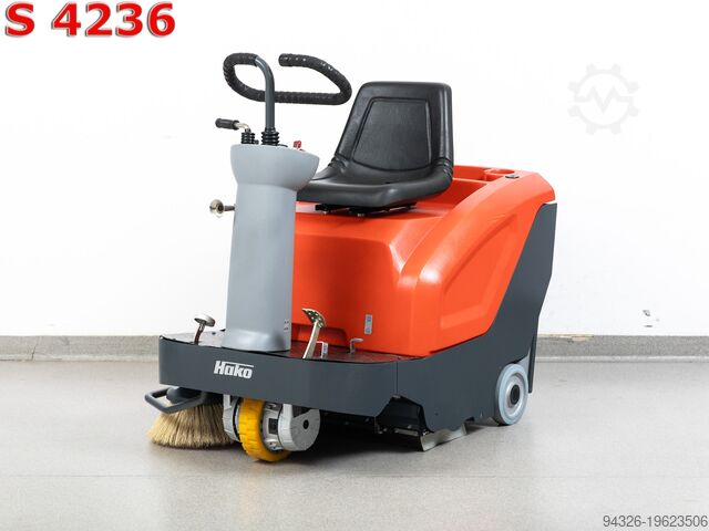 Подметальная машина Hako B800 R НОВЫЕ АККУМУЛЯТОРЫ Hako Sweepmaster B800 R - 2019y - 454h