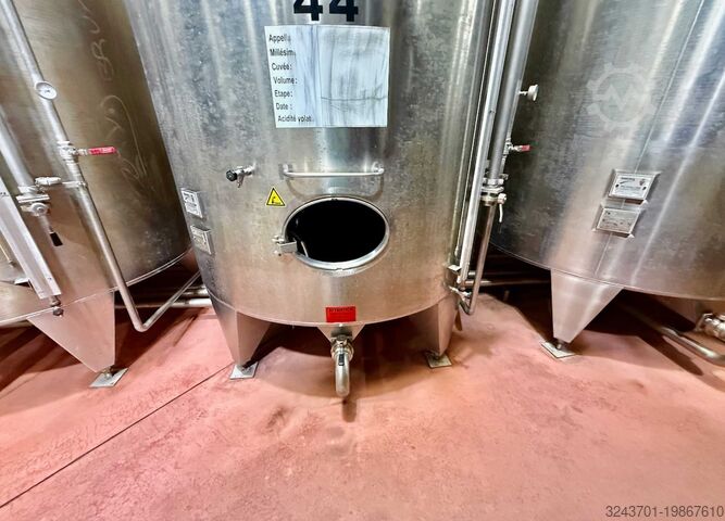 18 резервуаров из нержавеющей стали – 10 200 л RURALINOX 