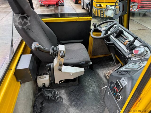 Терминальный трактор Terberg BC 182